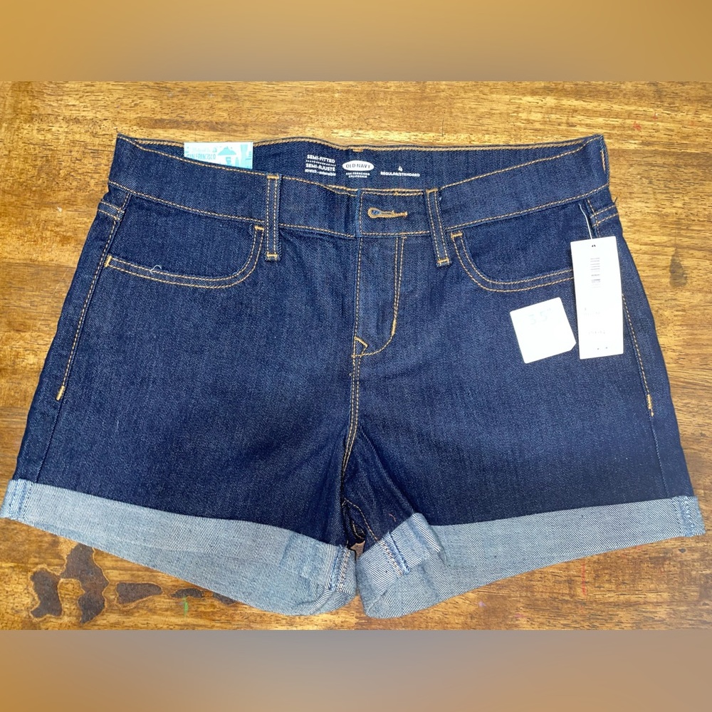 NWT Old Navy Jean shorts, women size 4